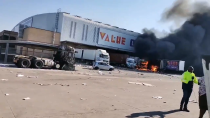 Thumbnail for South Africa - Value Warehouse on fire at Cato Ridge [2021/July]