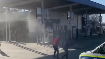 Thumbnail for South Africa - Looters ransack Nottingham Road Engen as SAPS watch [2021/July]