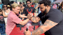 Thumbnail for Pro Arm Wrestler challenges people in public | Magnus Midtbø