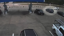 Thumbnail for Massive fuel heist: Suspects steal 1,000 gallons of gas from Houston gas station | LiveNOW from FOX | LiveNOW from FOX