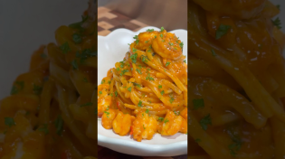 Thumbnail for Tomato and Prawn Linguine 😍🦐🇮🇹 #Shorts | Notorious Foodie