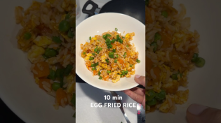 Thumbnail for Recipe : 10 min egg fried rice - easy working lunch