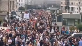 Thumbnail for Thousands turn up in Trieste, Italy protesting against vaccine passports.