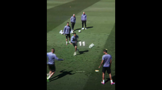 Thumbnail for Real Madrid Play One Touch Football 🤯🤯 | Hoanftbl