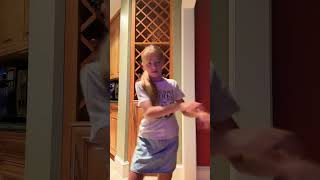 Thumbnail for U move like an animal | Awesomeness!
