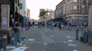 Thumbnail for South Africa - As sun sets, looting Continues, after picked clean this street will be lit on fire [2021/July]