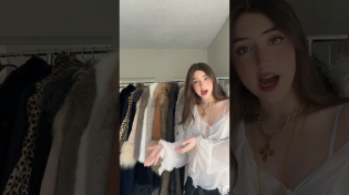 Thumbnail for Trying on EVERY WINTER COAT I OWN (help) | Sophie Silva