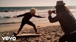 Thumbnail for Weezer - Go Away (Official Music Video) | WeezerVEVO