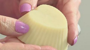 Thumbnail for How to make your own lotion bar | Pose